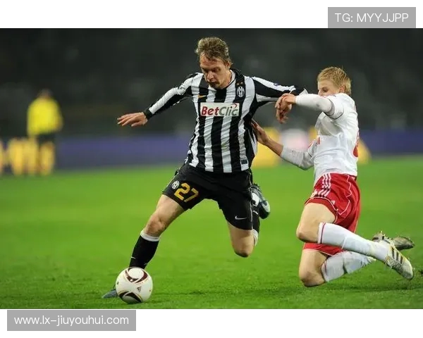 实况足球中以尤文核心普拉蒂尼重塑球队传奇战术体系深度解析全貌