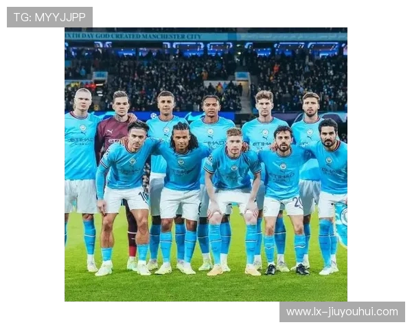 足球盛典辉煌时刻 球员荣耀尽展颁奖舞台