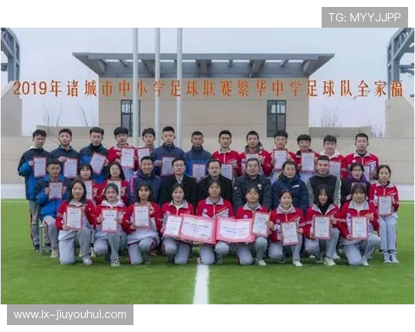 高考女生强化足球专项训练全面提升体能与技战术素养策略路径分析